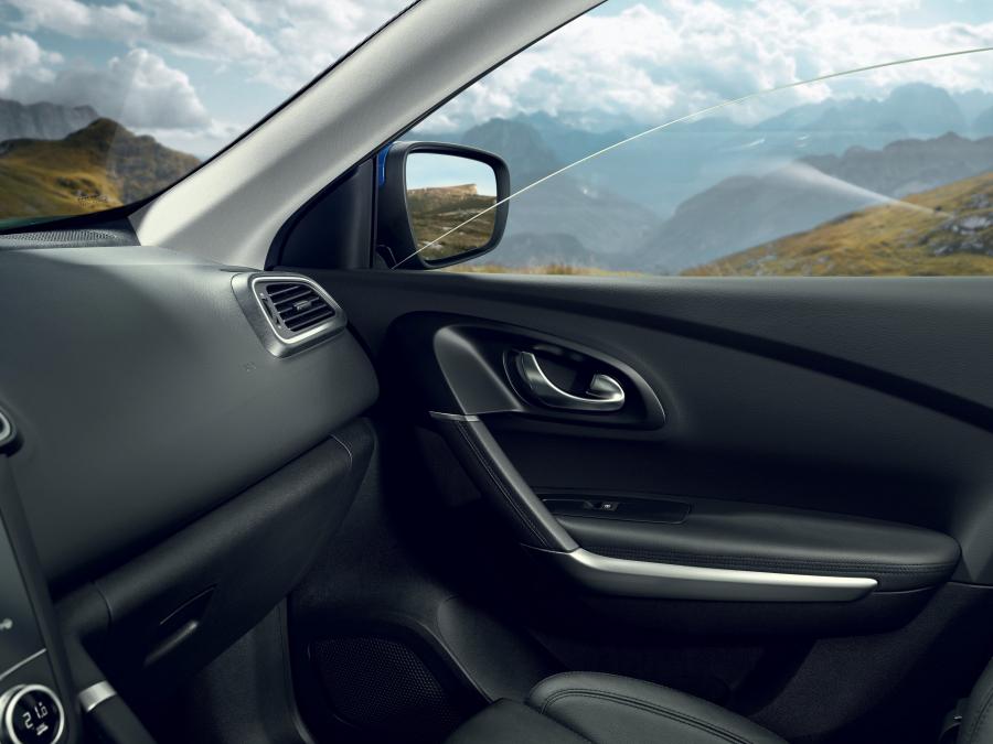 Детали интерьера Renault Kadjar 2018 года  (WW) (фото 14 из 69)